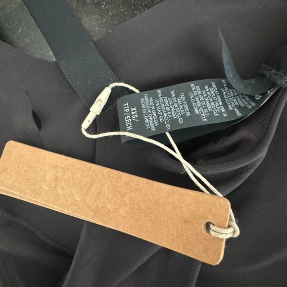 Skims Recycled Swim Molded Scoop Bikini Top in Onyx - Picture 4 of 5